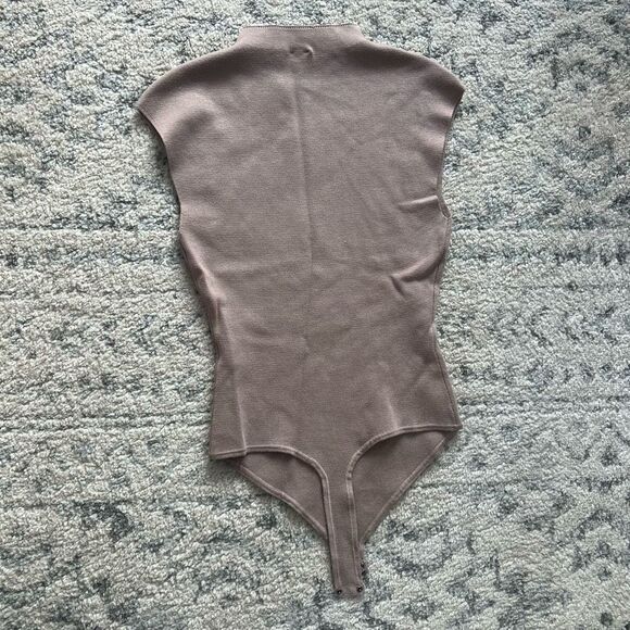 *NWT* Abercrombie & Fitch Tan Sweater Bodysuit - Picture 5 of 5